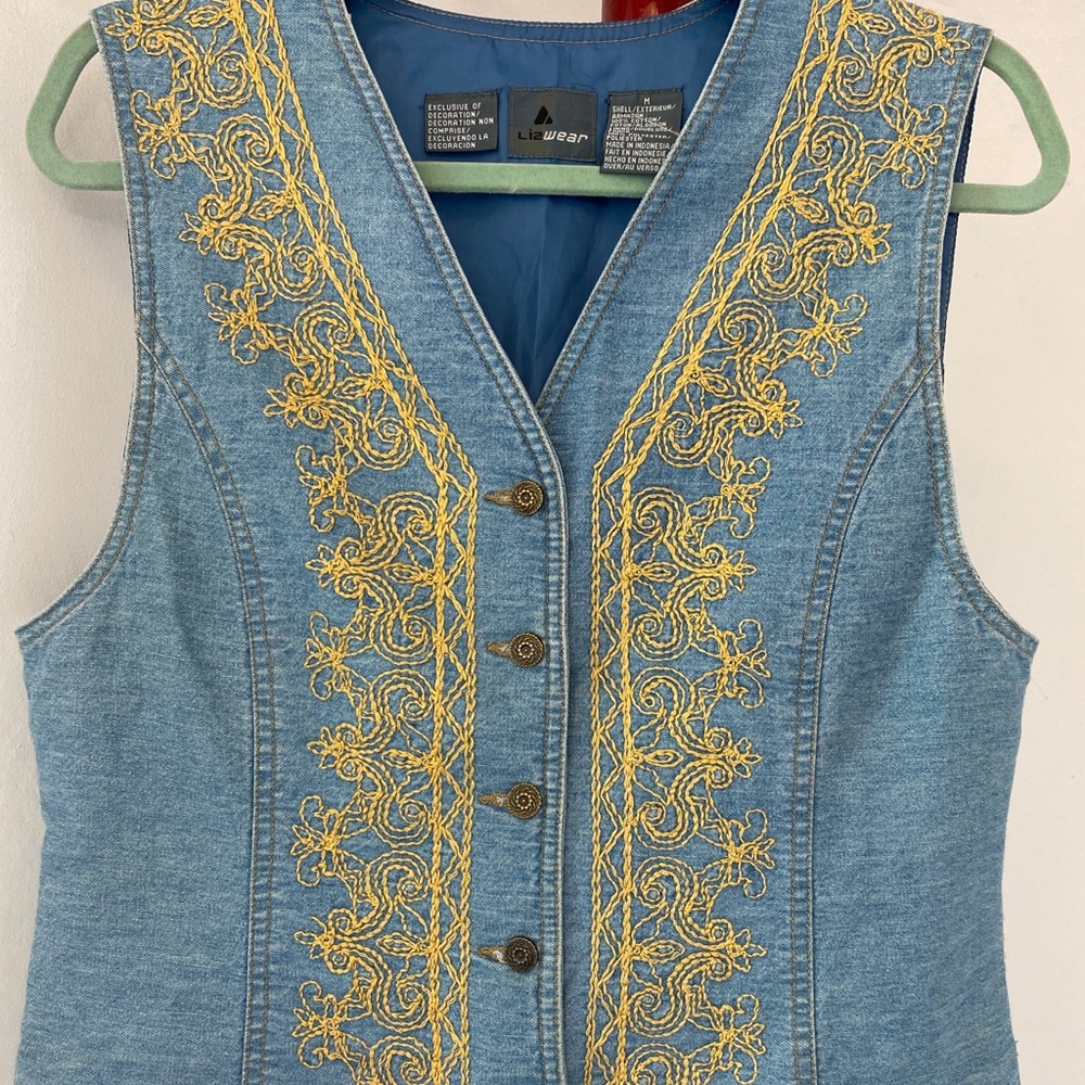 STUNNING VEST WITH GOLD EMBROIDERY